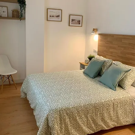 Zarzuela Campoamor Centro, Plaza De Garaje Apartman